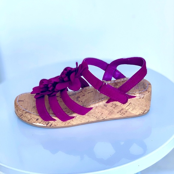 3/$40 ⭐️ Gymboree Magenta Floral Sandals - Picture 4 of 11